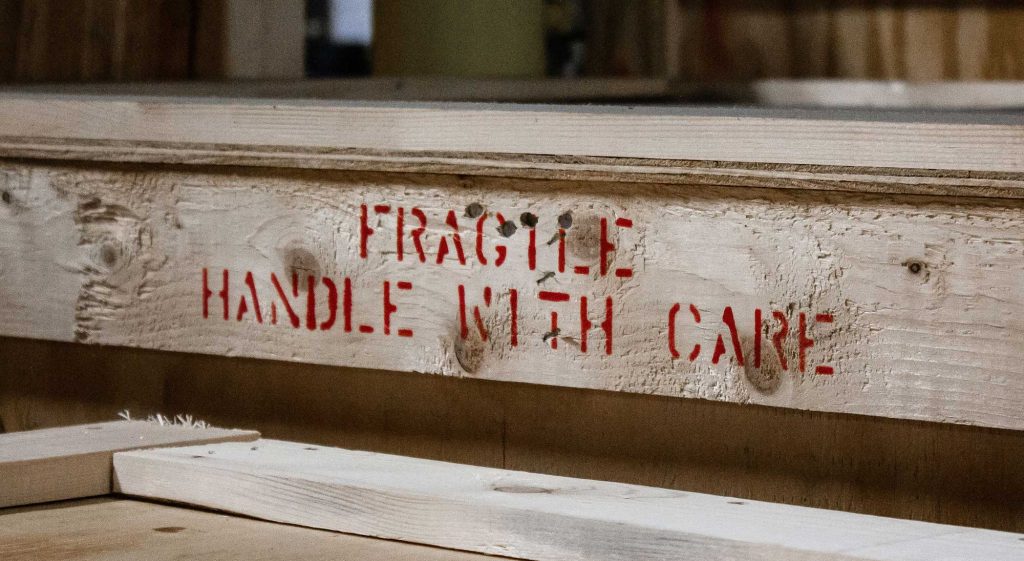 fragile handle with care label